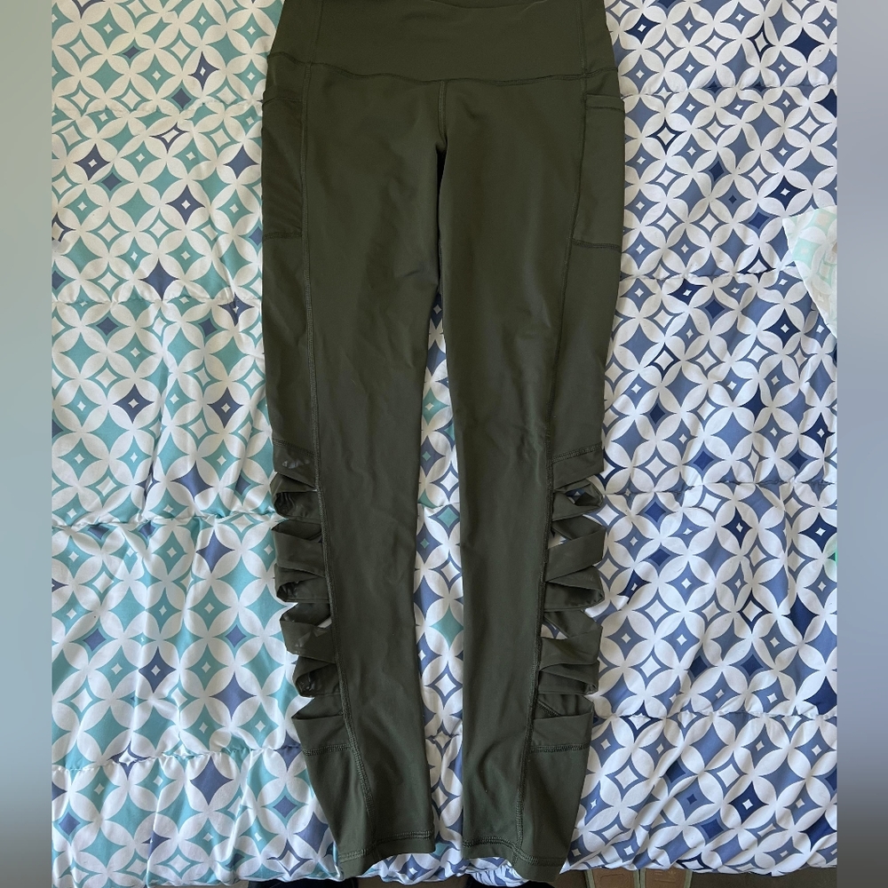 Victoria secret knockout leggings sz.sml olive green